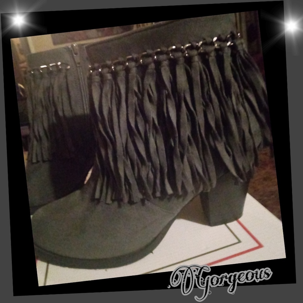 🎉HP🎉😴New Pierre Dumas Gray fringe ankle boots - Picture 2 of 6